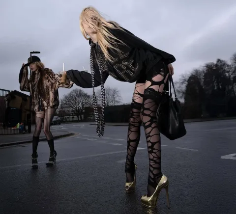 • busy ! Can’t talk