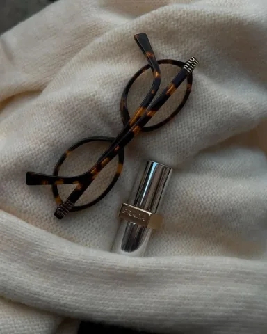 แว่นตา ลิปบาล์ม