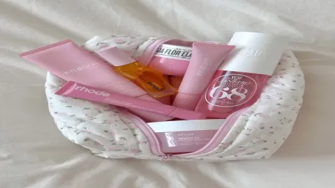 มาจัดกระเป๋าเครื่องสำอางกัน