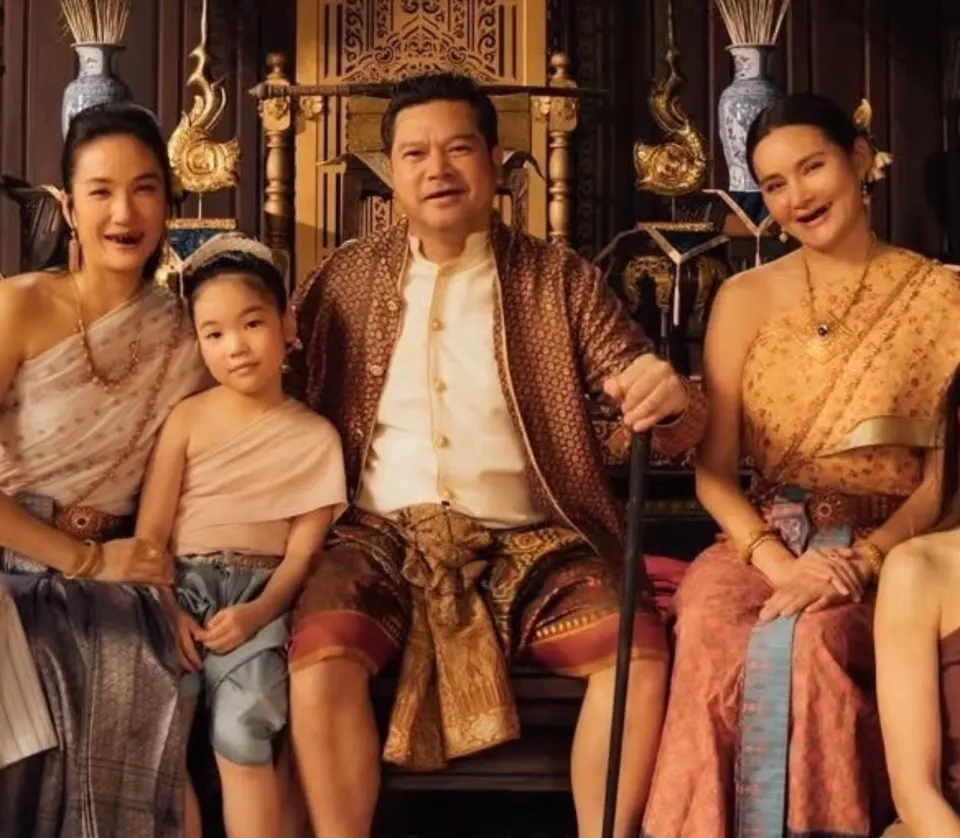 คุณเกิดมาในตระกูลที่ร่ำรวย✨