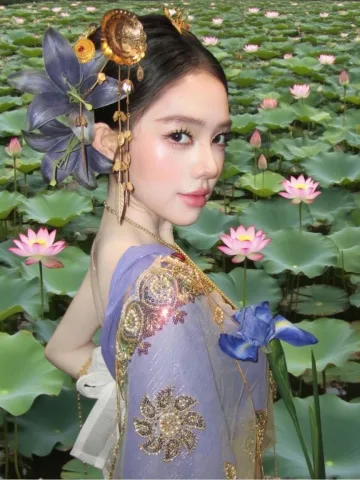 เพิ่งเจอกันครั้งแรกท่านใส่คำหวานให้ข้าเลยหนา