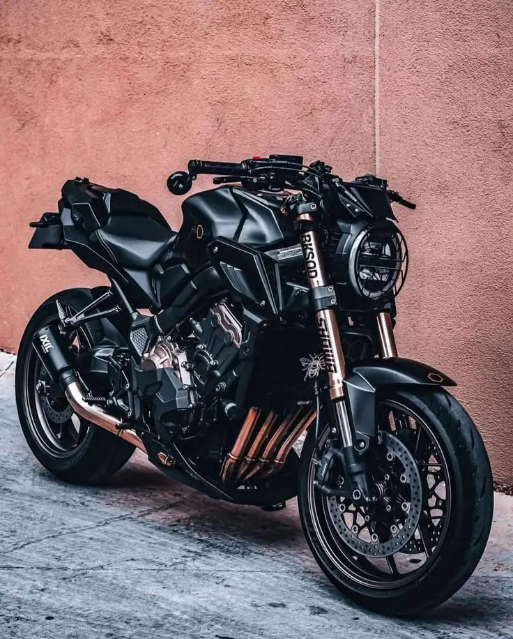 ในรูปคือรถรุ่นอะไร