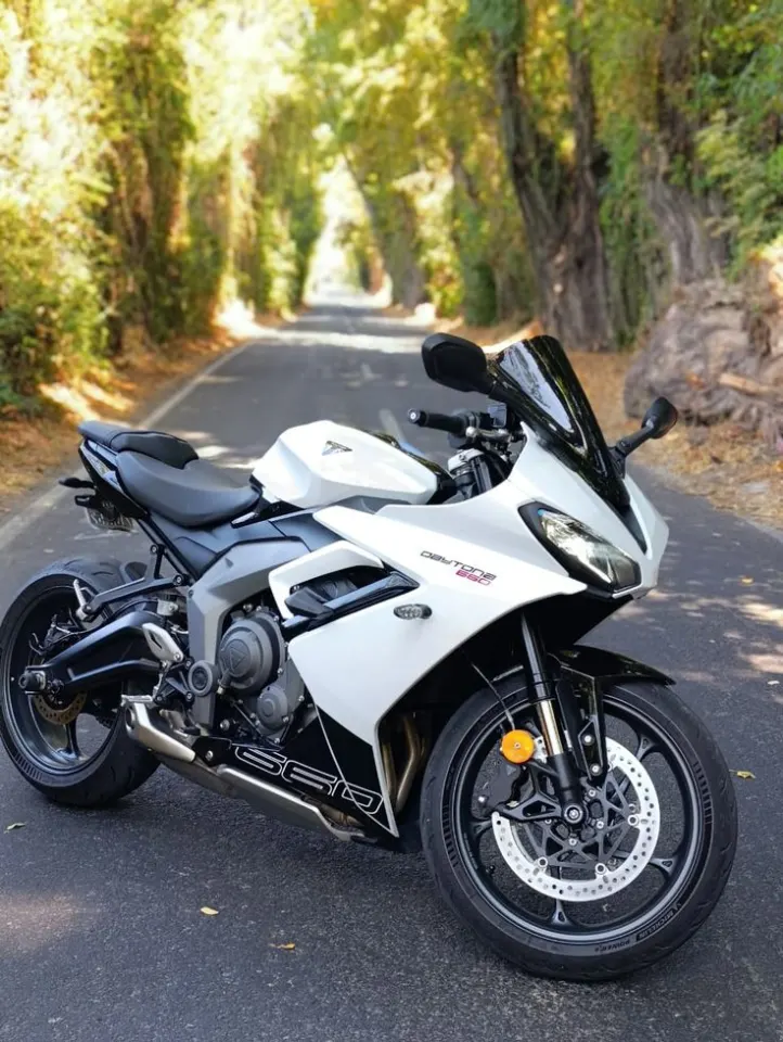 ในรูปคือรถรุ่นอะไร