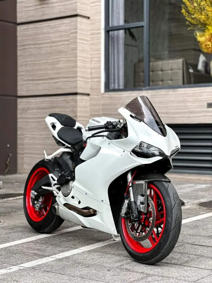 ในรูปคือรถรุ่นอะไร