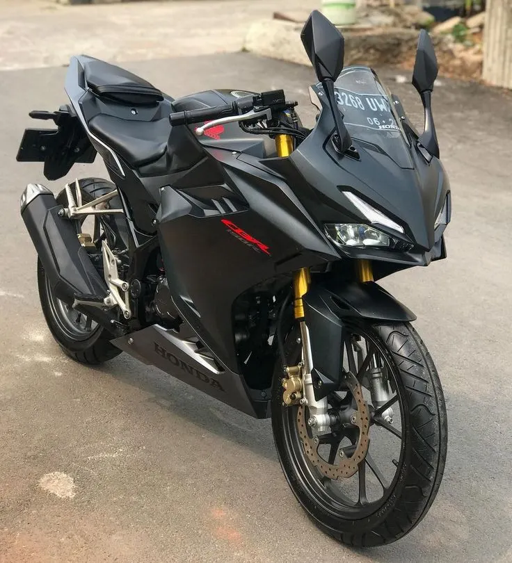 ในรูปคือรถรุ่นอะไร