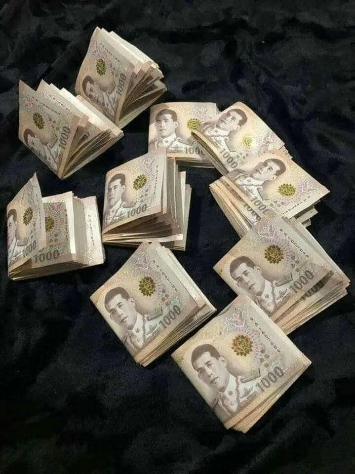 ถ้าตดแตกในลิฟท์ที่มีคนอยู่ด้วยจะทำยังไง?