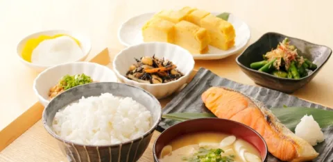 ข้าวหน้าปลาแซลมอน