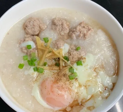 โจ๊กหมูใส่ไข่