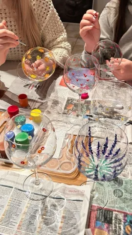 เพ้นท์แก้ว