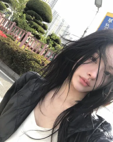 Kim Yuri 🇰🇷🇯🇵 2004