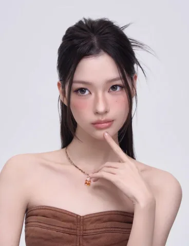 Ava 🇹🇭🇪🇦 2004