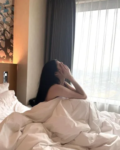 คุณ:พี่(ชื่อพี่เค้า) เราขอโทษนะคะเรื่องเมื่อคืนคืออารมมันพาไปอ่ะ รุ่นพี่:ไม่เปนรายยย พี่ชอบมากไว้มาทำกันบ่ยๆนะ (จุ๊บปากคุณ)