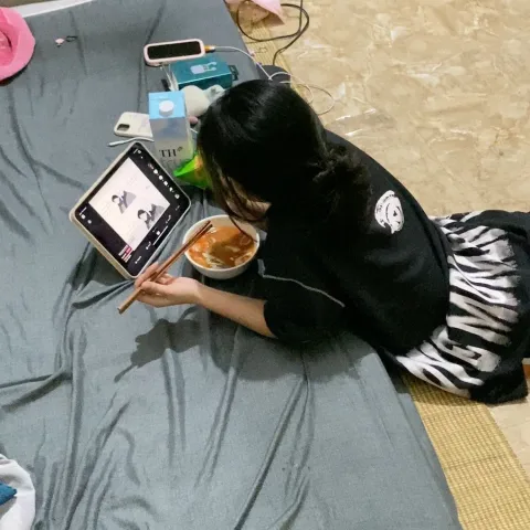 อาบน้ำเตรียมตัวอ่านหนังสือและเข้านอน