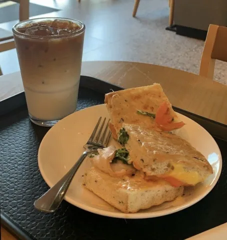 ไปเข้าคาเฟ่กินของหรูอร่อยๆแพงๆ