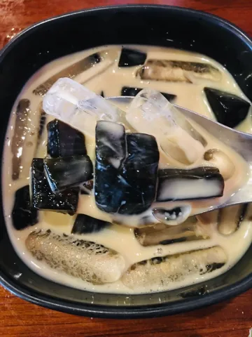 เฉาก๊วยเย็นๆนะคะ