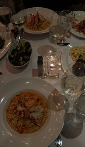 แฟนพามากินต่อ