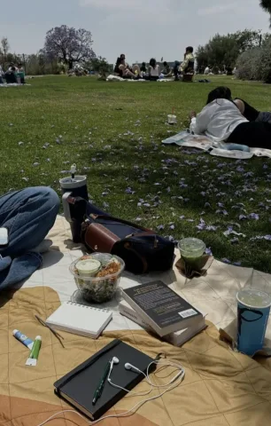 สวนสาธารณะในมหาลัยนี่แหละ