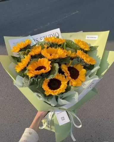 🌻 ทานตะวัน &mdash; สดใสและอบอุ่น มีพลัง เหมาะถ้าอยากให้วันของเธอสว่างช่วง