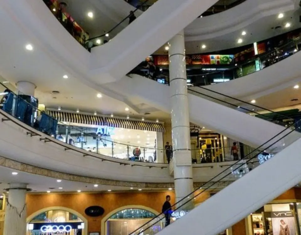 ถ้าคุณเจอคนขโมยของที่ห้างสรรพสินค้า คุณจะทำอย่างไร