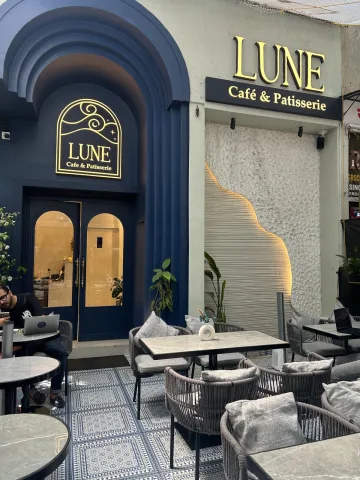 หรูหรา ผู้ดีมีเทส