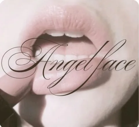 ᴀɴɢᴇʟ ᴋɪꜱꜱ