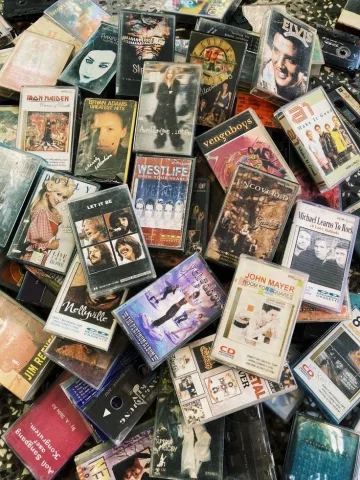 The cassette tapes of your favorite music📼