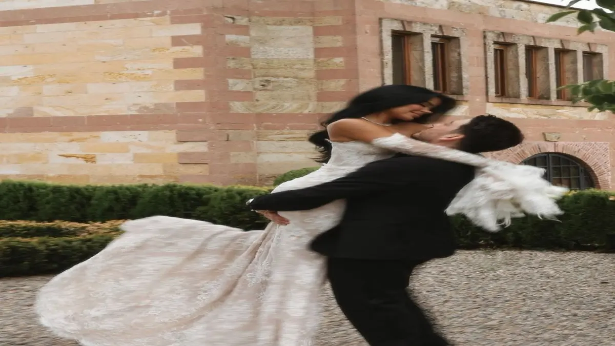 𝒫𝒪𝒱: 𝒲𝒽𝑒𝓃 𝓎𝑜𝓊 𝑔𝑒𝓉 𝓂𝒶𝓇𝓇𝒾𝑒𝒹.