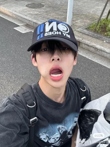 หนุ่มน่ารัก ขี้เล่นกวนๆ