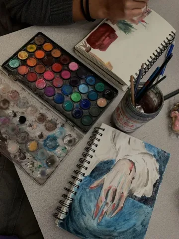 You and your friends went to colouring shop (คุณและเพื่อนชวนกันไปร้านระบายสีต่อ)