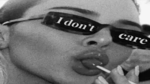 &ldquo;𝑰𝒇 𝒀𝒐𝒖 𝑾𝒆𝒓𝒆 𝒂 𝑴𝒐𝒅𝒆𝒍, 𝑾𝒉𝒂𝒕 𝑲𝒊𝒏𝒅 𝒐𝒇 𝑸𝒖𝒆𝒆𝒏 𝑨𝒓𝒆 𝒀𝒐𝒖?&rdquo;