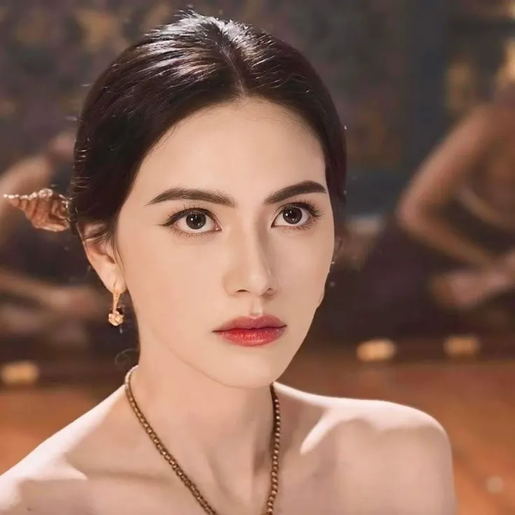 ท่านนั่นแหละท่านขุนท่านบ้ารึท่านกล้าเอาผู้หญิงต่ำต้อยมาไว้ในเรือนไม่เห็นแก่หน้าของคู่หมั้นอย่างข้าเลยรึ😭