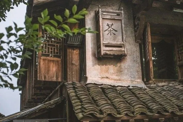 ยามรุ่งสาง แสงอาทิตย์ส่องผ่านบานไม้ คุณเปิดประตูร้าน สิ่งแรกที่คุณทำคือ&hellip;