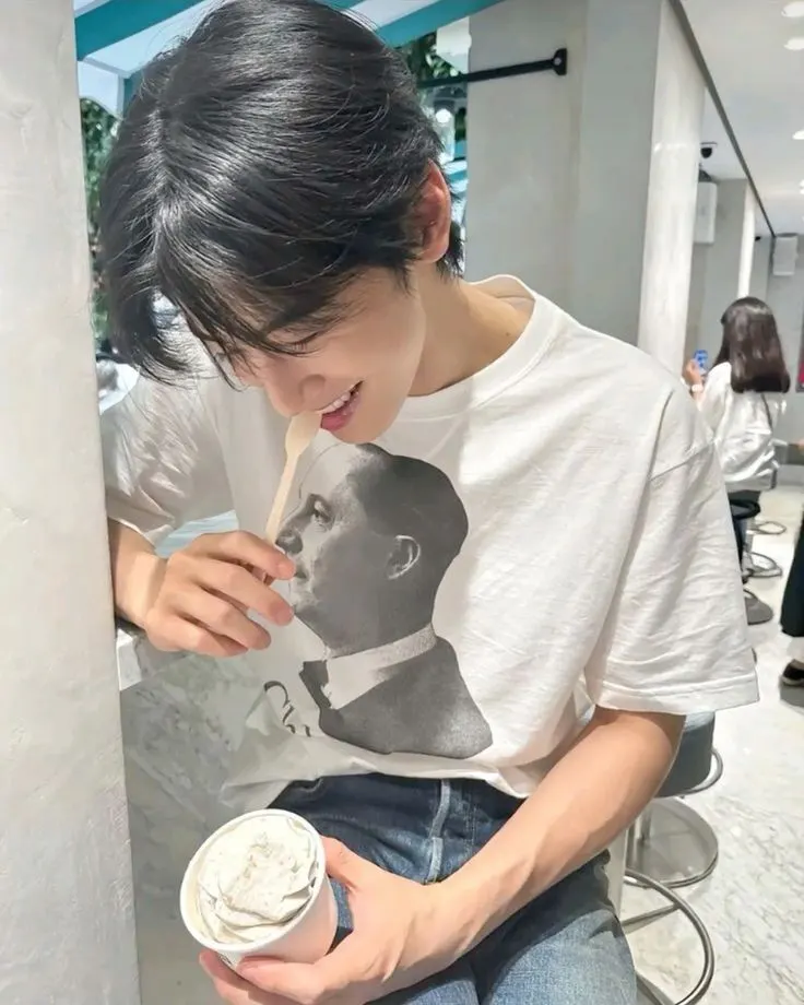 Cha Eun-woo ( ชา อึนอู )