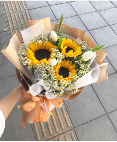 ช่อสีสดใสให้กำลังใจ