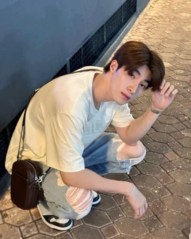 บลู พงศ์ทิวัตถ์