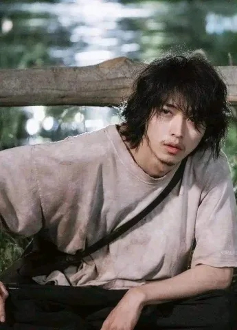 ดร.กฤตย์ อาจารย์มหาลัย