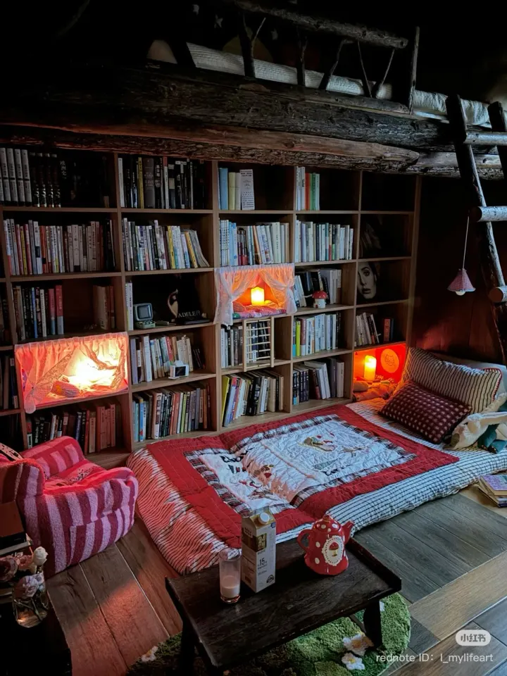 เขาจัดการซอมบี้เสร็จ จึงมาหาคุณ แล้วก็ตกลงขออยู่ด้วย เพราะเขาสัญญาว่าจะไม่เป็นภาระกับคุณแน่นอน คุณจึงให้ที่นอนคือห้องเก็บของที่ดูสะอาดสะอ้าน คุณให้เขาทำหน้าที่อะไร