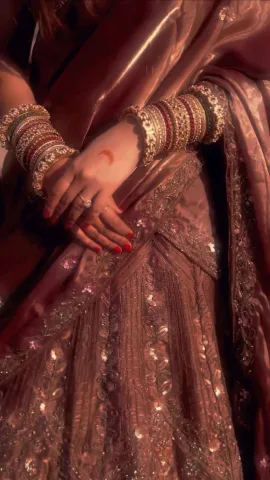 ชุดเรียบหรู ดูสง่างาม คลาสสิก