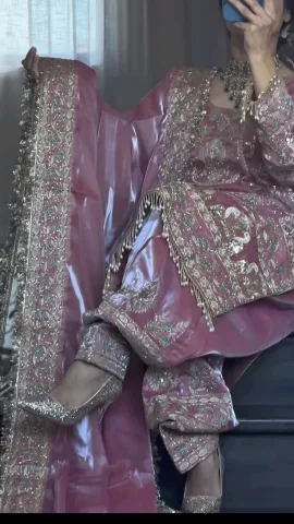 ชุดสีสันสดใส ใส่สบาย ดูน่ารัก