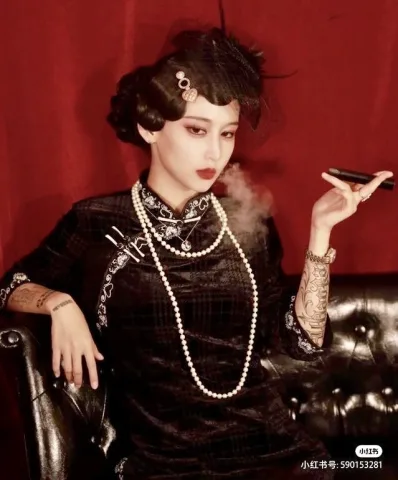 玉兰 (Y&ugrave; L&aacute;n / ยวี่หลาน) &mdash; ดอกแมกโนเลีย เปรียบถึงความบริสุทธิ์สูงค่า