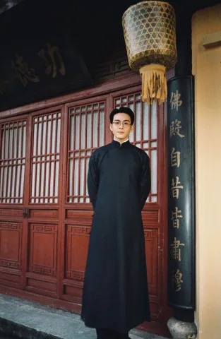 พ่อค้าหนุ่มล่ำรวย