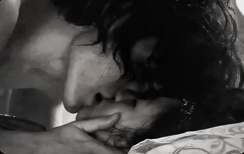 จูบคุณและเขาไม่ยอมปล่อยไปไหน