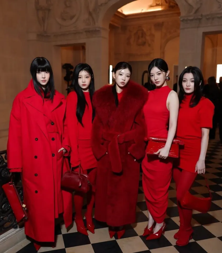 เลือก ชุด/ผม ให้เข้ากับสมาชิกคนอื่น