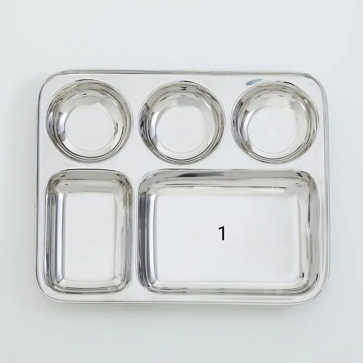 จัดข้าวกลางวันให้เด็กๆ (วันศุกร์)