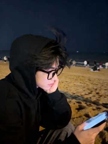 หนุ่มแว่นที่จริงใจจ