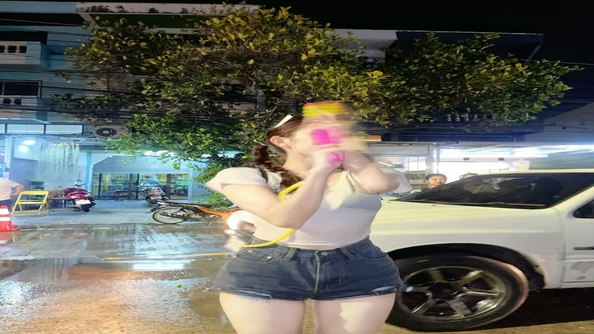 จะสงกรานต์เเล้วมาดูสไตล์การเเต่งตัวของคุณกัน