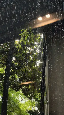 เสียงฝนตกเบาๆ กับเสียงเปียโน