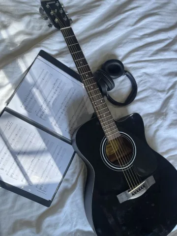 กีต้าร์โปร่ง