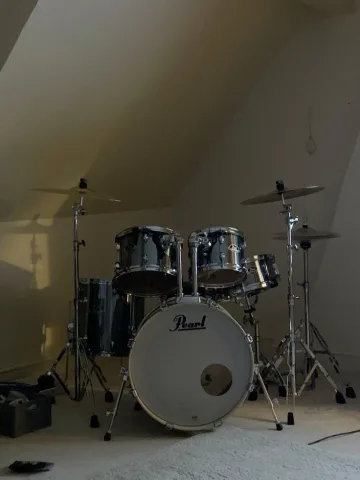 กลองชุด