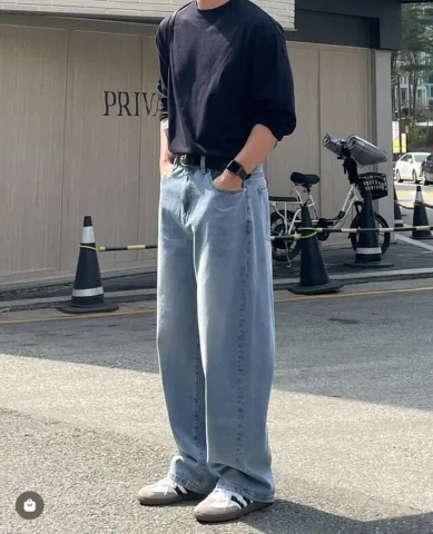 เสื้อยืดกางเกงยีนส์ หล่อเรียบง่าย